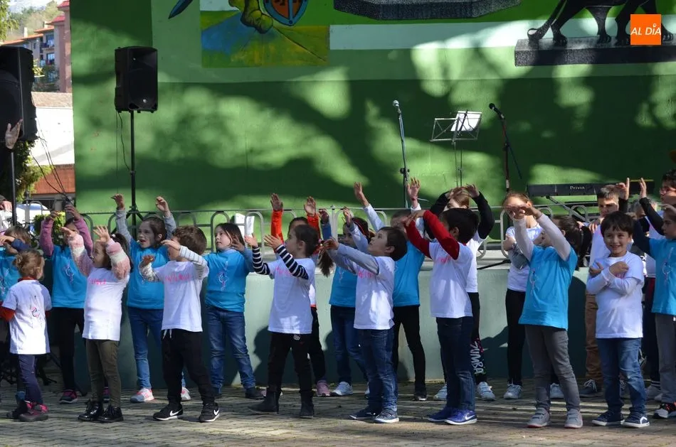 Foto 11 - Alumnos y profesores de la escuela de m&uacute;sica al ritmo de &lsquo;Stand by me&rsquo;  