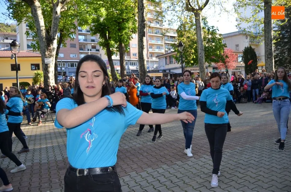 Foto 3 - Alumnos y profesores de la escuela de m&uacute;sica al ritmo de &lsquo;Stand by me&rsquo;  