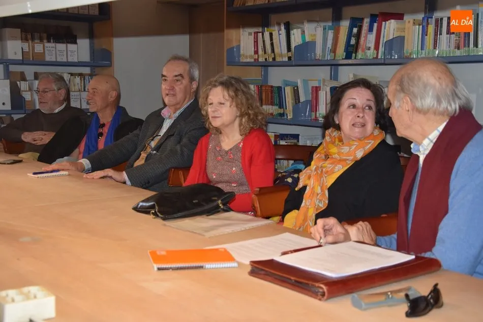 Foto 4 - Los defensores del Patrimonio muestran su preocupaci&oacute;n por la despoblaci&oacute;n y sus efectos negativos
