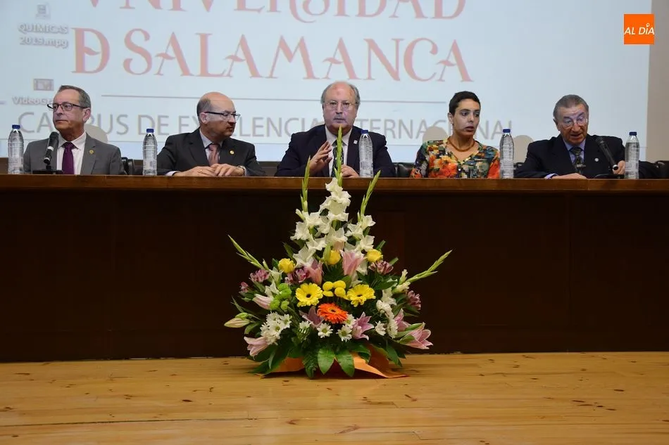 Foto 9 - Las graduaciones de este curso comienzan con los alumnos de Qu&iacute;micas 2015-2019