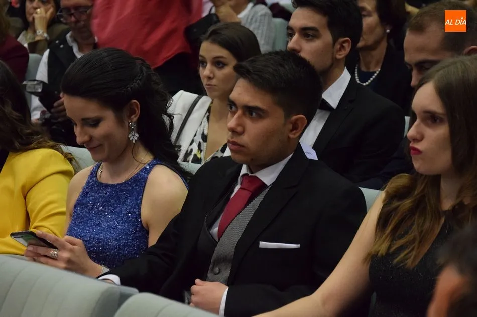 Foto 6 - Las graduaciones de este curso comienzan con los alumnos de Qu&iacute;micas 2015-2019