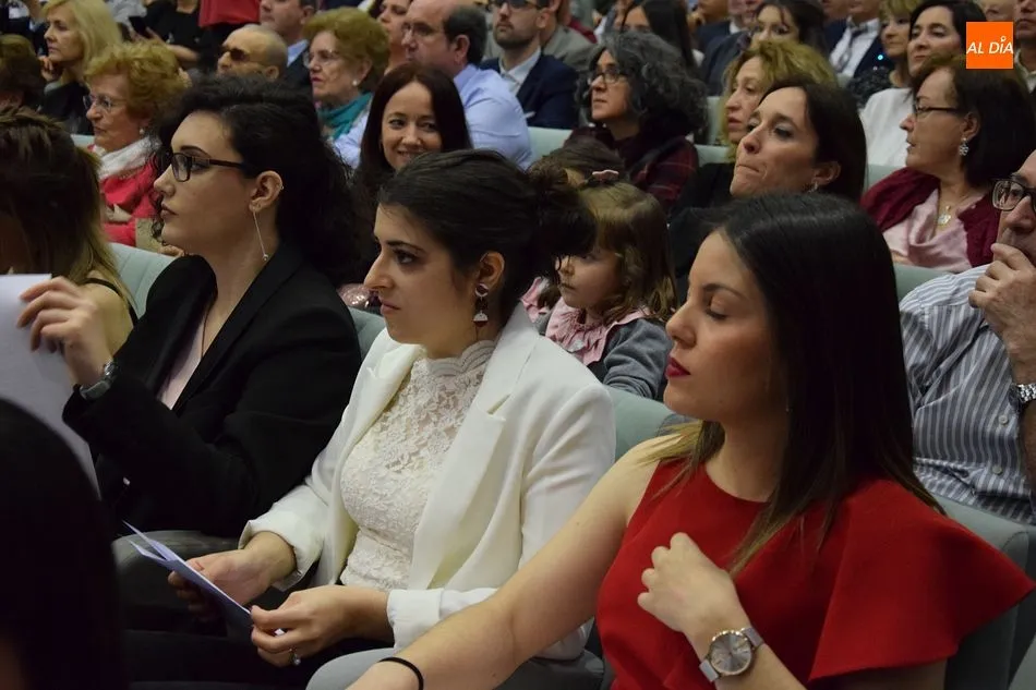 Foto 5 - Las graduaciones de este curso comienzan con los alumnos de Qu&iacute;micas 2015-2019