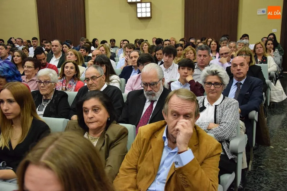 Foto 2 - Las graduaciones de este curso comienzan con los alumnos de Qu&iacute;micas 2015-2019