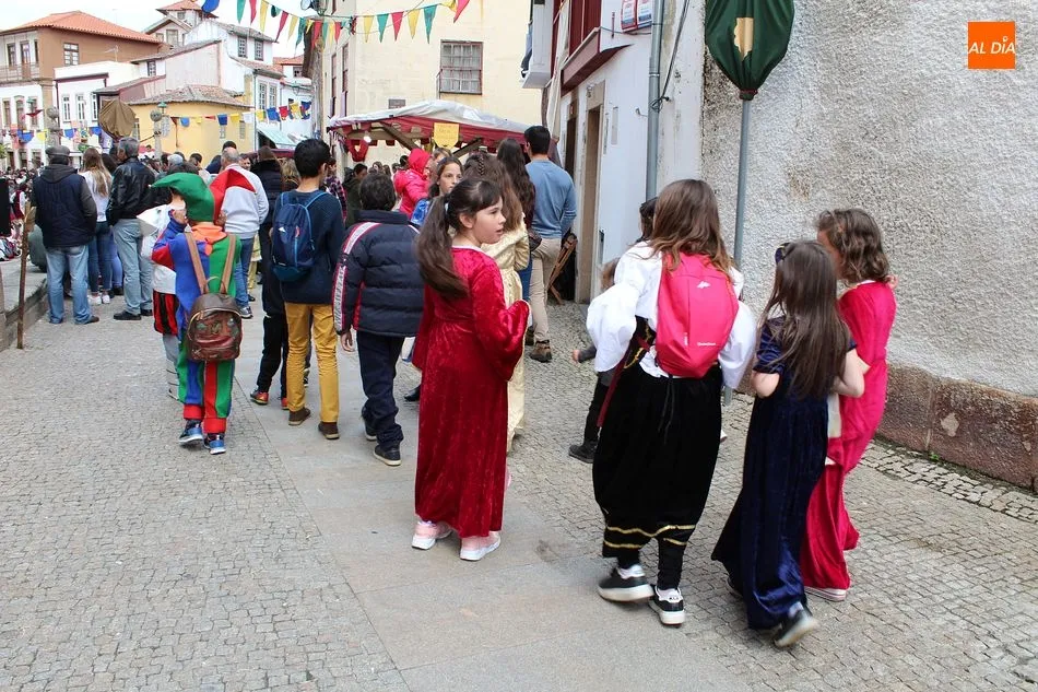Foto 11 - La Feria Medieval de Moncorvo 2019 arranca con la participaci&oacute;n de alumnos de Vitigudino y...