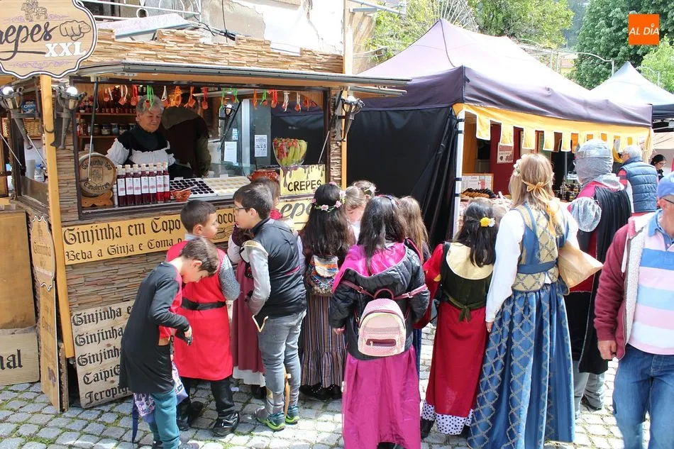 Foto 2 - La Feria Medieval de Moncorvo 2019 arranca con la participaci&oacute;n de alumnos de Vitigudino y...