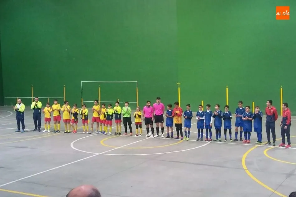 Foto 11 - El equipo alev&iacute;n del CD Los Leones se proclama campe&oacute;n provincial de f&uacute;tbol sala  