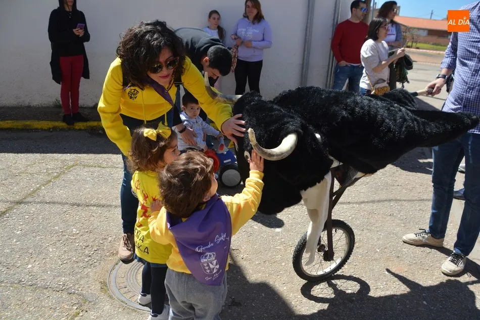 Foto 8 - Los m&aacute;s peque&ntilde;os disfrutan en el encierro infantil