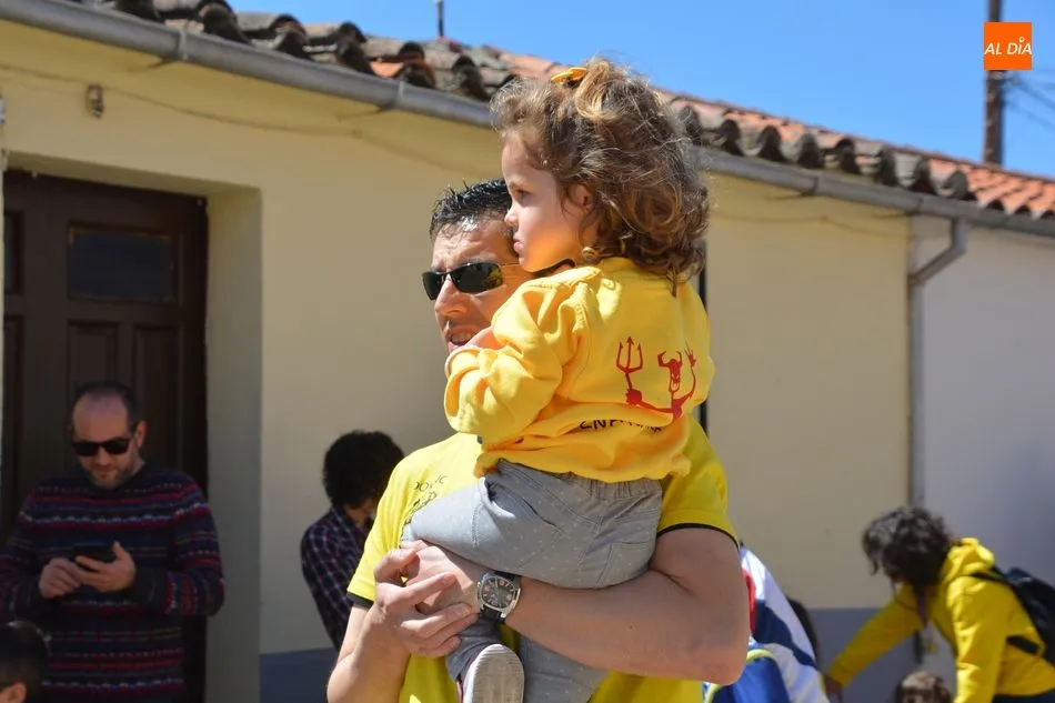 Foto 4 - Los m&aacute;s peque&ntilde;os disfrutan en el encierro infantil