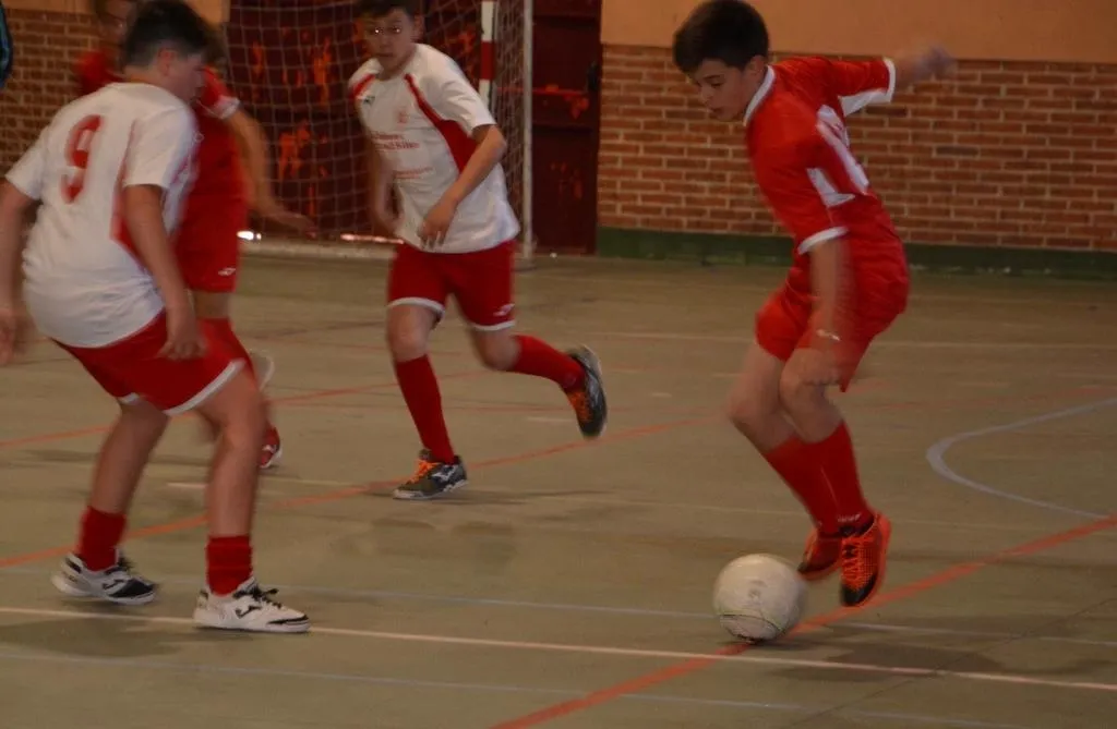 Foto 10 - [M 27|28 ABR] Javier Mart&iacute;n logra un rep&oacute;ker en la victoria del Benjam&iacute;n del Ciudad Rodrigo ante ...
