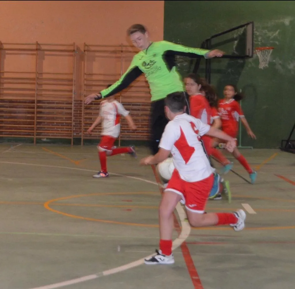 Foto 5 - [M 27|28 ABR] Javier Mart&iacute;n logra un rep&oacute;ker en la victoria del Benjam&iacute;n del Ciudad Rodrigo ante ...