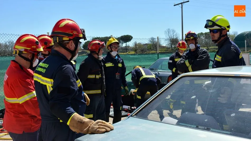 Foto 3 - Bomberos de Salamanca, Toro y Almeida participan en las Primeras Jornadas de formaci&oacute;n y...