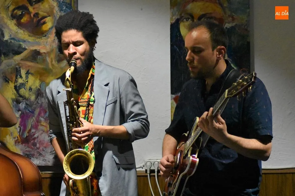 Foto 3 - Concierto de despedida de ALAMISA con el saxofonista Ariel Br&iacute;nguez