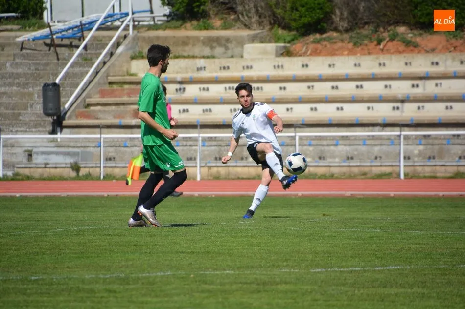 Foto 5 - El Salamanca UDS &lsquo;B&rsquo; alcanza los 8 puntos de ventaja en la pelea por subir a Tercera