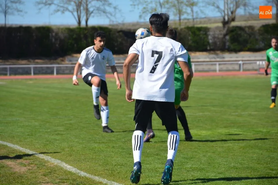 Foto 4 - El Salamanca UDS &lsquo;B&rsquo; alcanza los 8 puntos de ventaja en la pelea por subir a Tercera