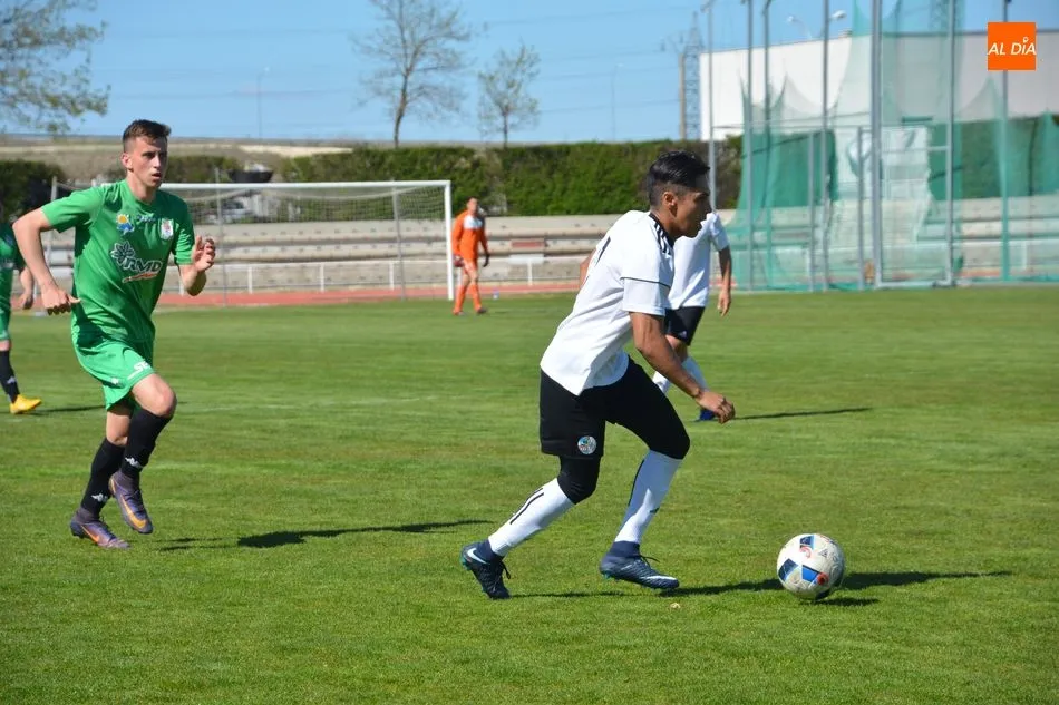 Foto 3 - El Salamanca UDS &lsquo;B&rsquo; alcanza los 8 puntos de ventaja en la pelea por subir a Tercera