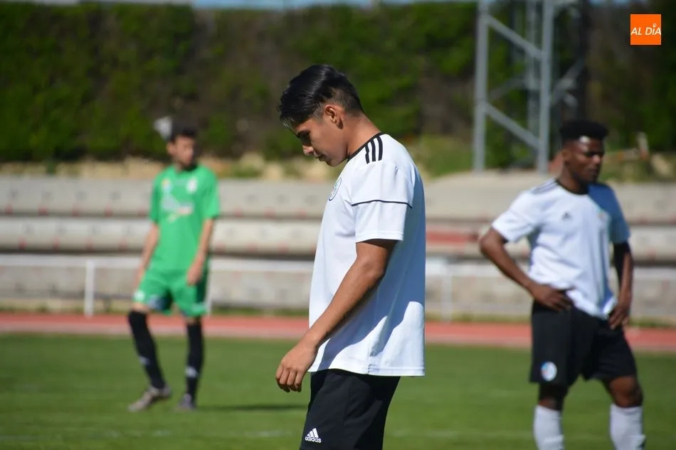 Foto 2 - El Salamanca UDS &lsquo;B&rsquo; alcanza los 8 puntos de ventaja en la pelea por subir a Tercera