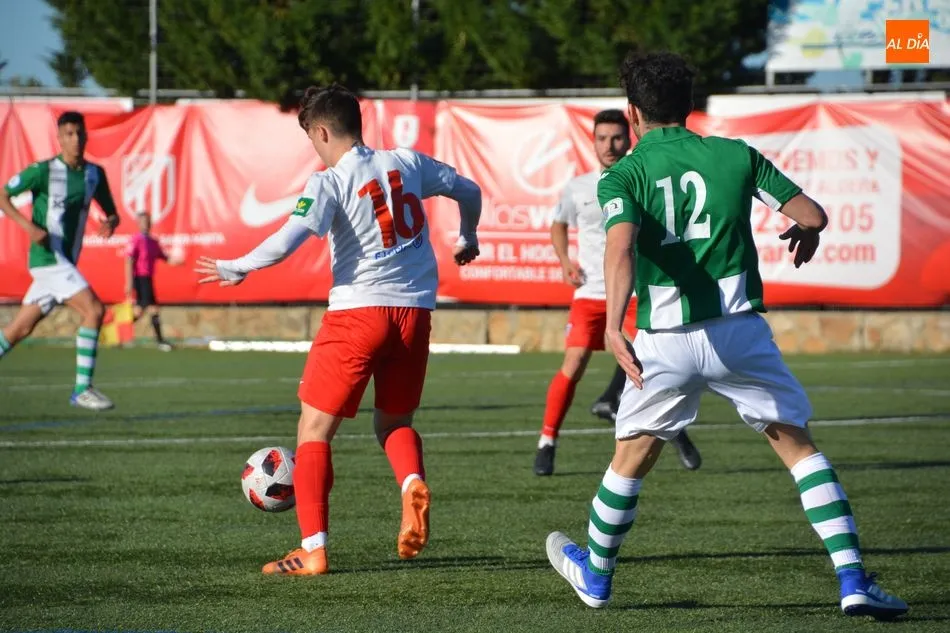 Foto 3 - El Santa Marta gana a la Cebrere&ntilde;a y alcanza la permanencia en la categor&iacute;a (3-1)