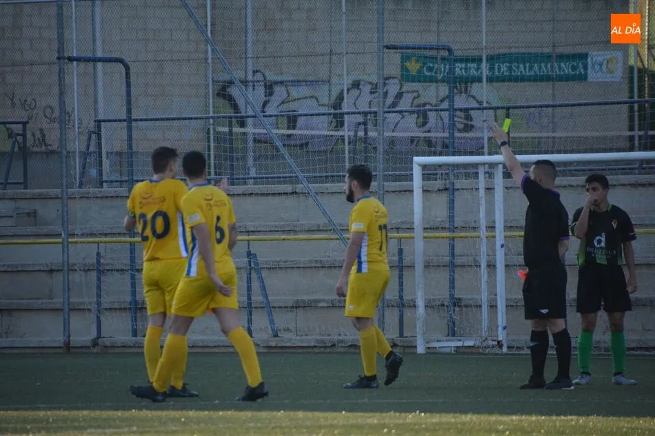 Foto 8 - El Navega sube a Regional tras golear al Villares de la Reina (1-5)