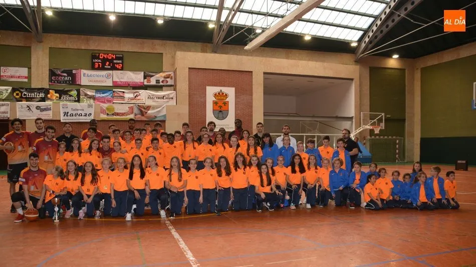 Foto de familia del club / Lydia González