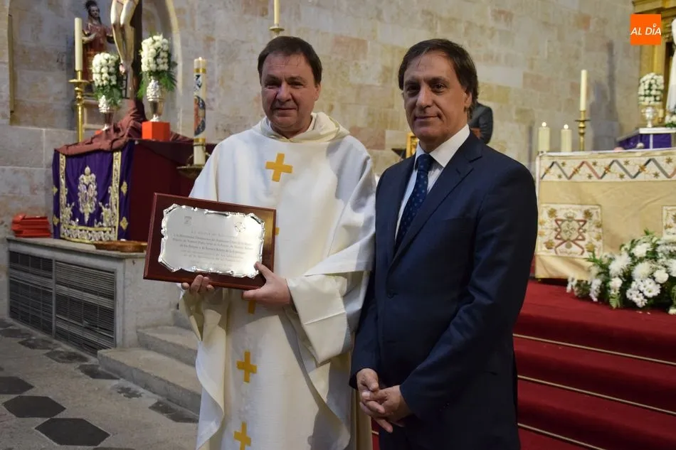 Foto 9 - La Hermandad Dominicana celebra su 75 aniversario con una emotiva eucarist&iacute;a