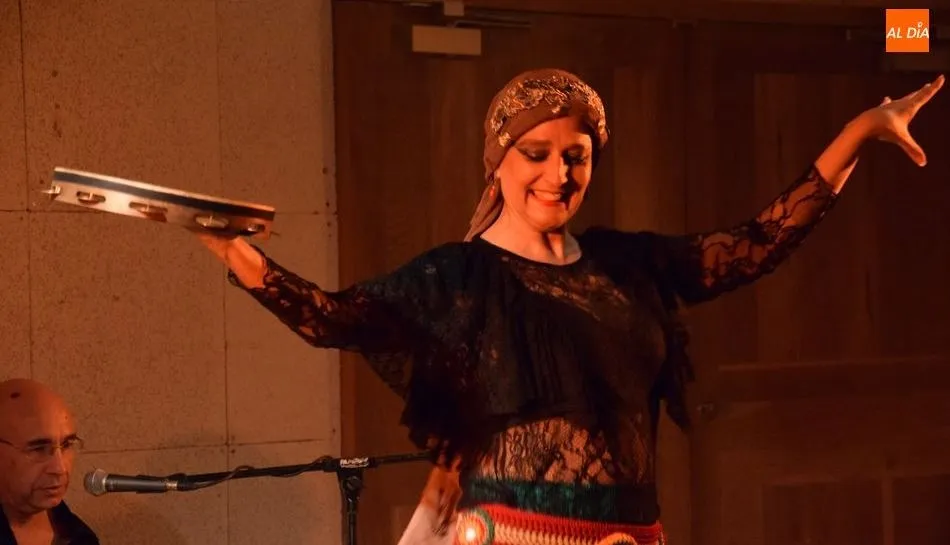 Ana Rita Ovejero Campos, bailaora de la compañía Rita Clara, en la Casa de las Conchas. Foto de Eva Fernández