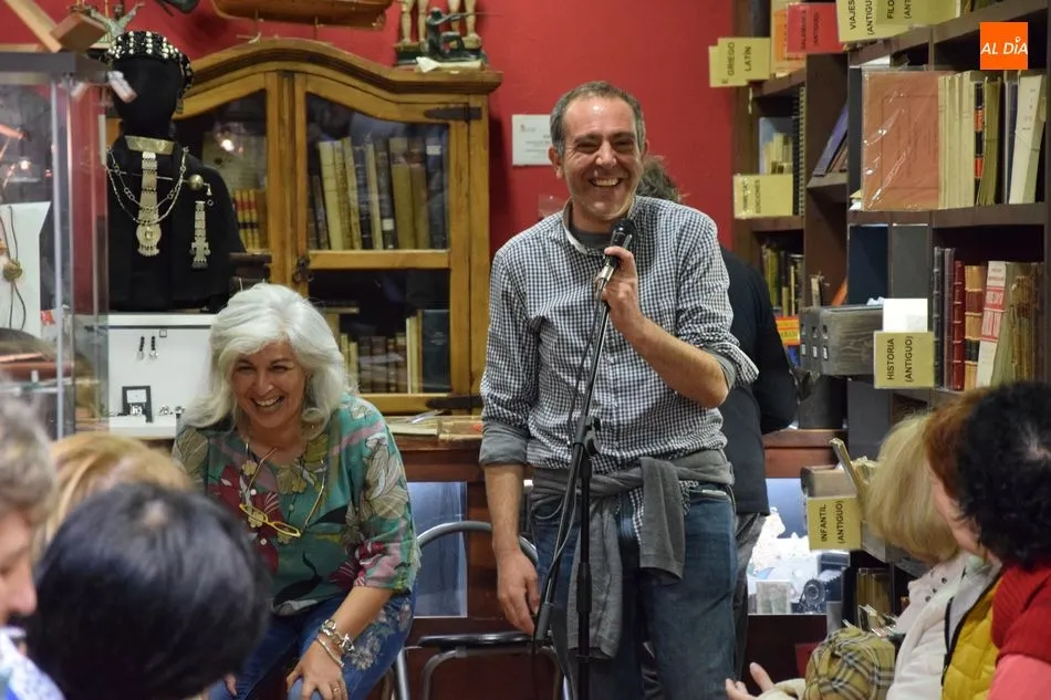 Foto 4 - &lsquo;Sumergir el sue&ntilde;o&rsquo;, la poes&iacute;a de Montse Villar para lograr un mundo m&aacute;s habitable