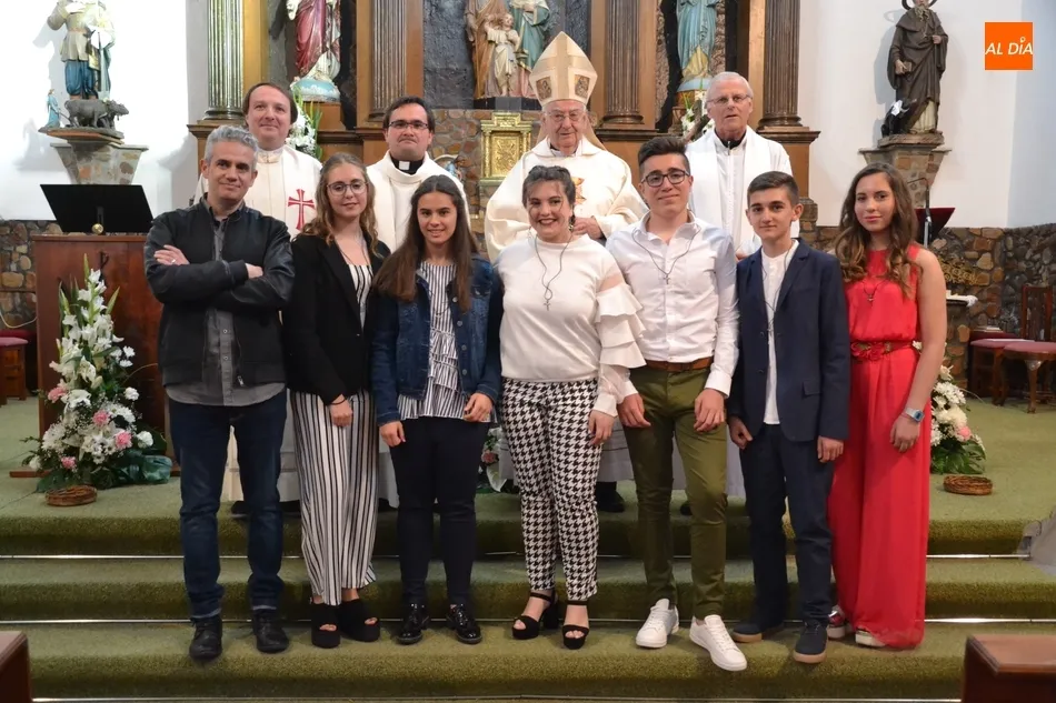 El Obispo emérito de Sigüenza-Guadalajara José Sánchez confirma a 6 jóvenes en Santa Marina  