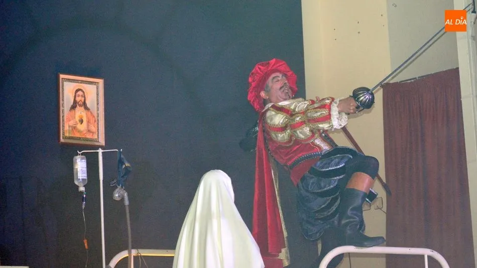 Foto 8 - El grupo teatral El Duende de Lerma acerca &lsquo;La sombra del Tenorio&rsquo; al p&uacute;blico en el centro...