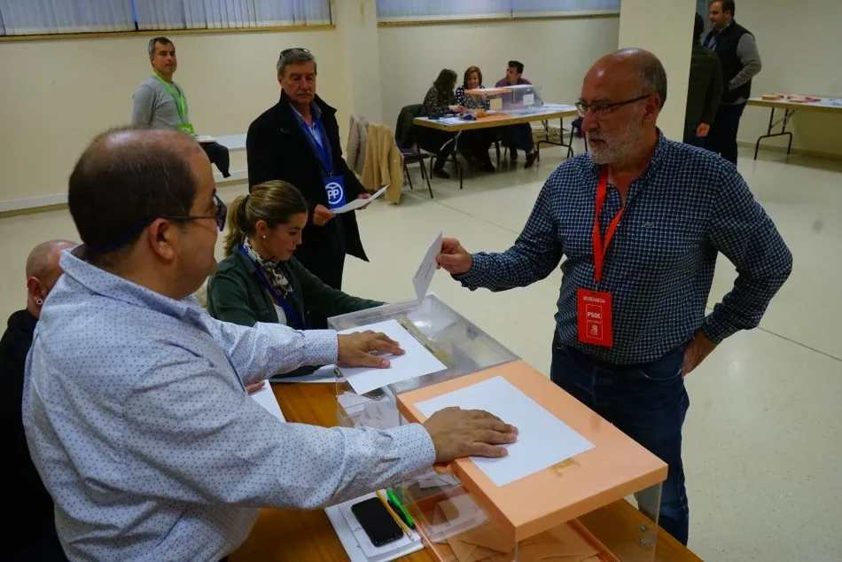 Foto 9 - Arranca la jornada electoral en Guijuelo
