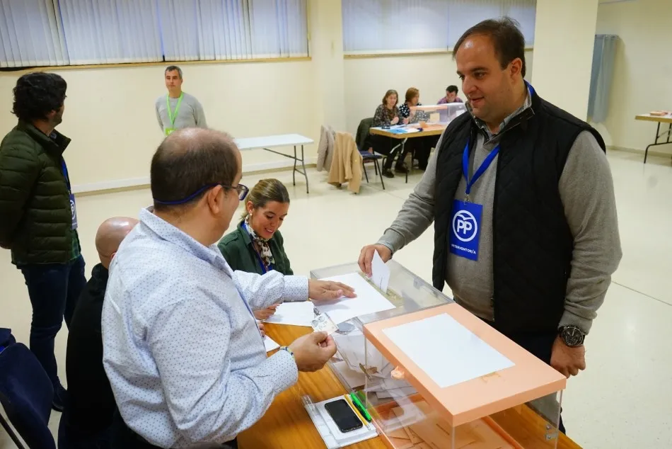 Foto 6 - Arranca la jornada electoral en Guijuelo