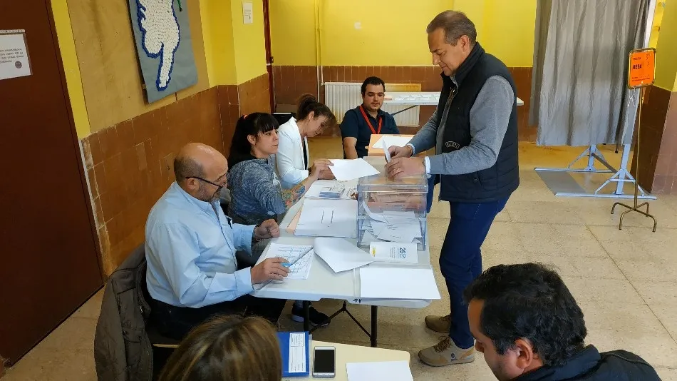 Foto 5 - Arranca la jornada electoral en Guijuelo