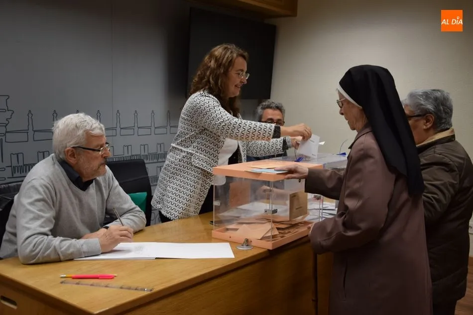 Foto 5 - M&aacute;s de 300.000 salmantinos est&aacute;n llamados a votar este domingo en las elecciones generales m&aacute;s...