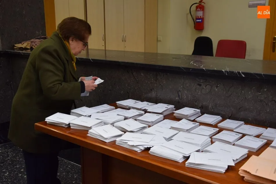 Foto 2 - M&aacute;s de 300.000 salmantinos est&aacute;n llamados a votar este domingo en las elecciones generales m&aacute;s...