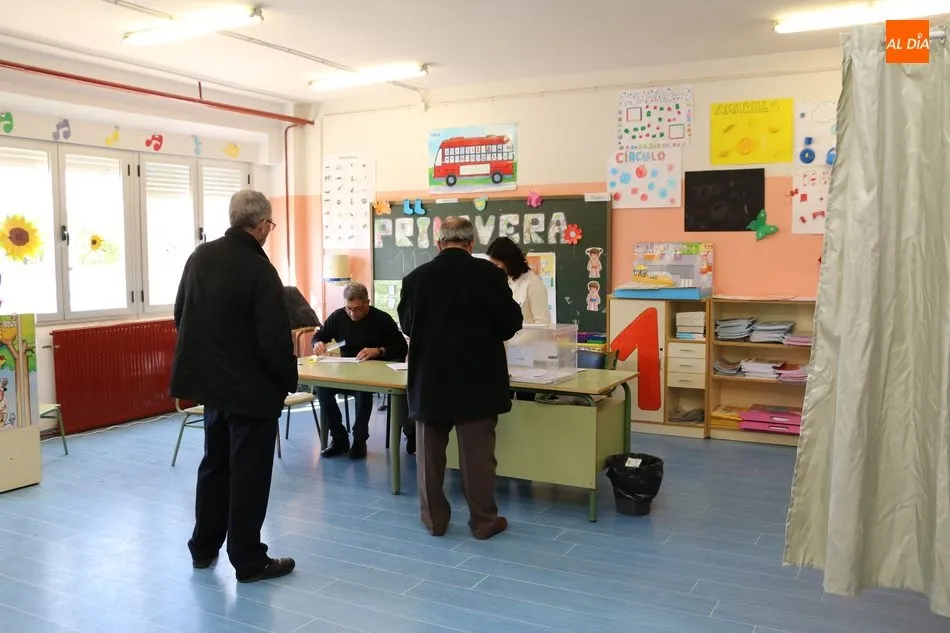 Foto 8 - Normalidad en el desarrollo de la jornada electoral en el Partido Judicial de Vitigudino