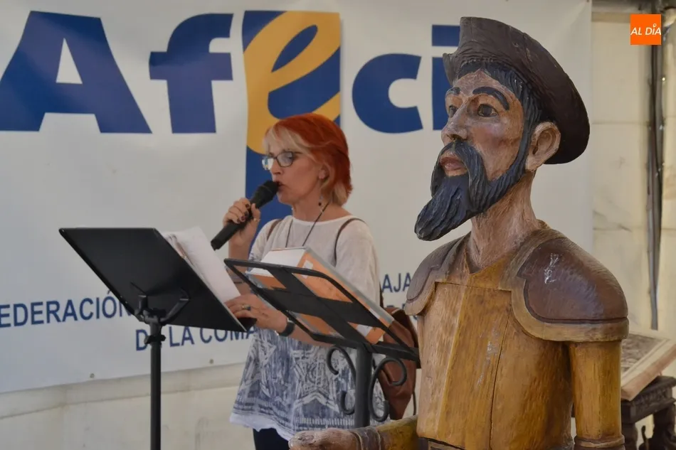 Foto 11 - Cerca de 100 personas participan en la Feria del Libro en la lectura p&uacute;blica del Quijote  