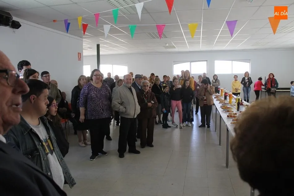 Foto 6 - Jornada festiva con el homenaje a los mayores en Vega de Tirados