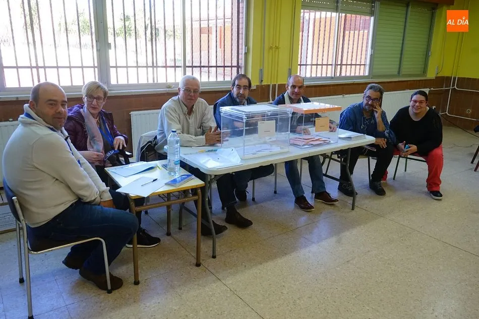 Foto 10 - Casi un 40 % de los votantes guijuelenses han pasado por las urnas