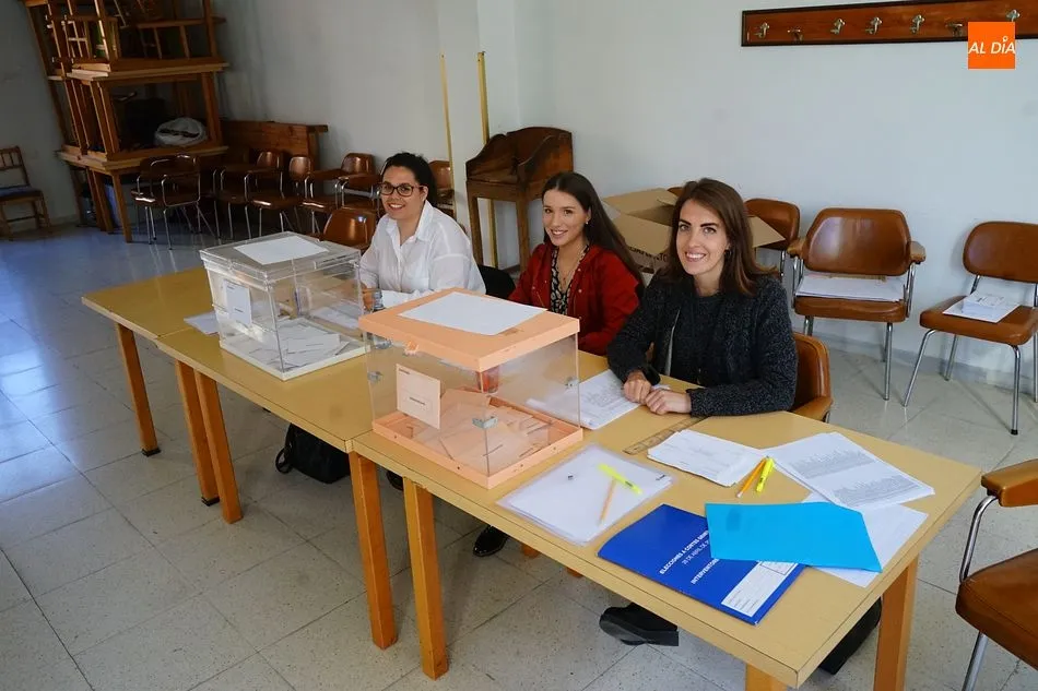 Foto 8 - Casi un 40 % de los votantes guijuelenses han pasado por las urnas