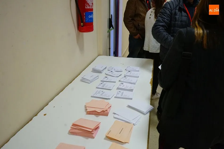Foto 2 - Casi un 40 % de los votantes guijuelenses han pasado por las urnas