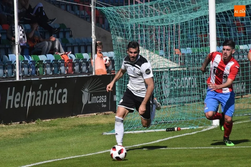 Foto 6 - El Salamanca UDS coge la v&iacute;a de la salvaci&oacute;n con una heroica remontada al Navalcarnero (3-2)
