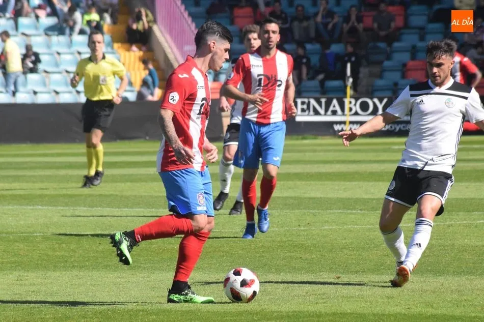 Foto 4 - El Salamanca UDS coge la v&iacute;a de la salvaci&oacute;n con una heroica remontada al Navalcarnero (3-2)