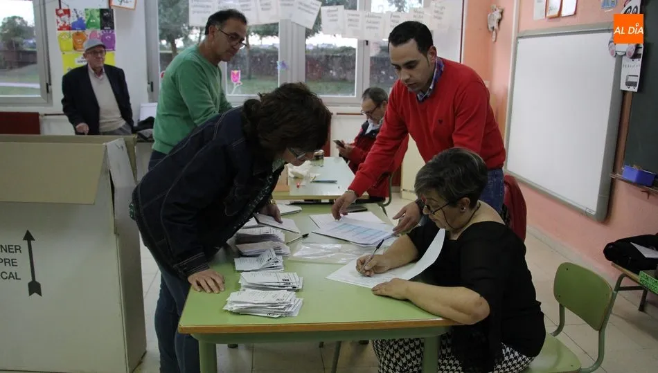 Momento del recuento en Vitigudino / MARIBEL SÁNCHEZ