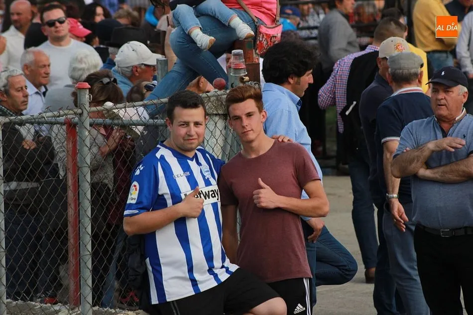 Foto 5 - Tarde taurina en Gallegos de Arga&ntilde;&aacute;n para despedir sus fiestas  
