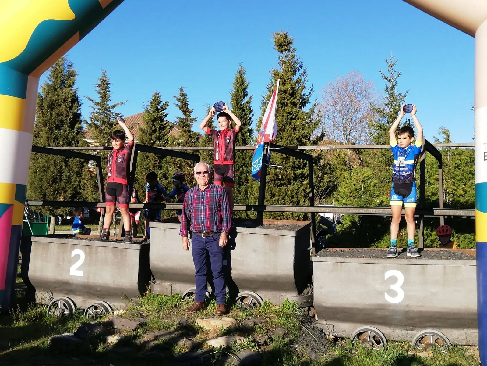 Foto 5 - Adri&aacute;n L&oacute;pez logra un bronce para la Escuela de Ciclismo Salmantina en el Regional de BTT de...