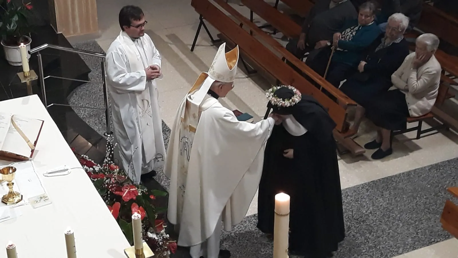 Foto 3 - La Superiora de las Hermanitas de los Ancianos Desamparos conmemora sus Bodas de Plata  