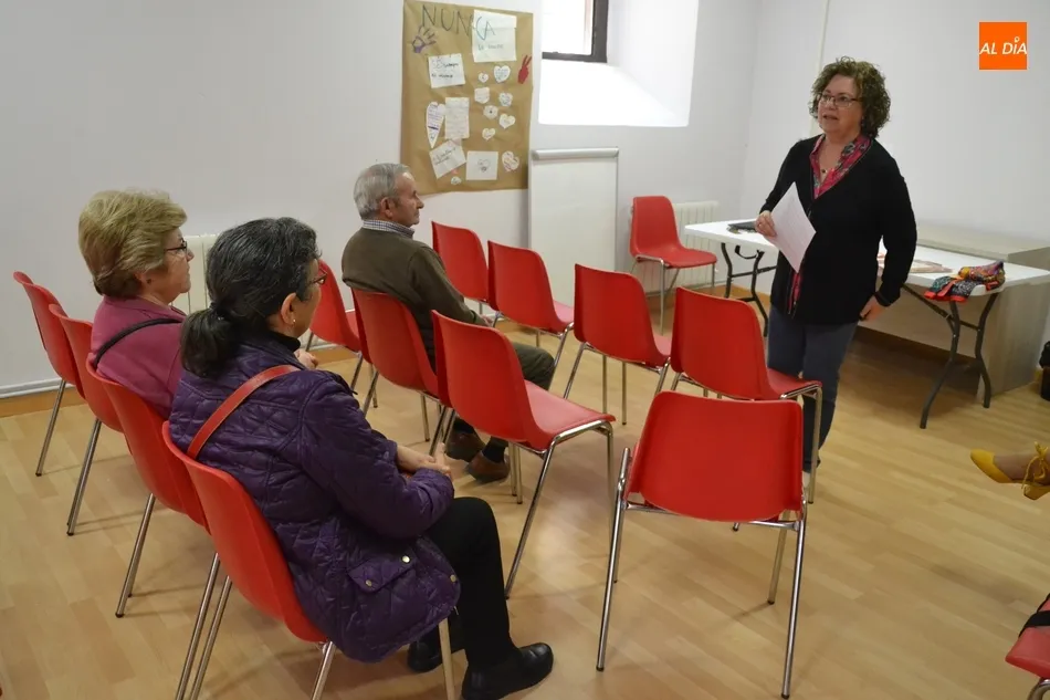 Primera reunión del grupo de mayores que quiere configurar Cáritas  