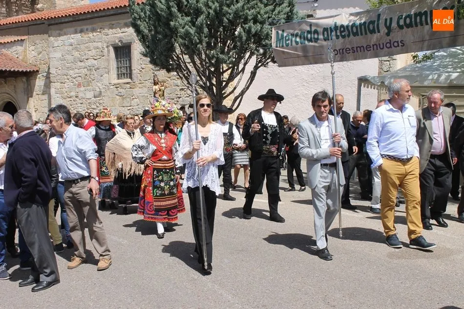 Foto 3 - Bailes y misa castellana en honor a la Virgen de la Paz en Torresmenudas