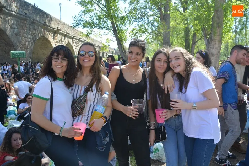 Foto 9 - El buen tiempo lanza a los salmantinos a disfrutar el tradicional Lunes de Aguas