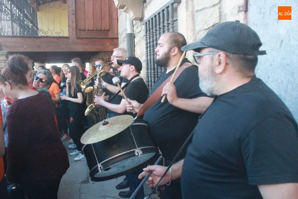 Foto 4 - Entretenida capea en Yecla de Yeltes con motivo de las fiestas de la Virgen del Castillo  