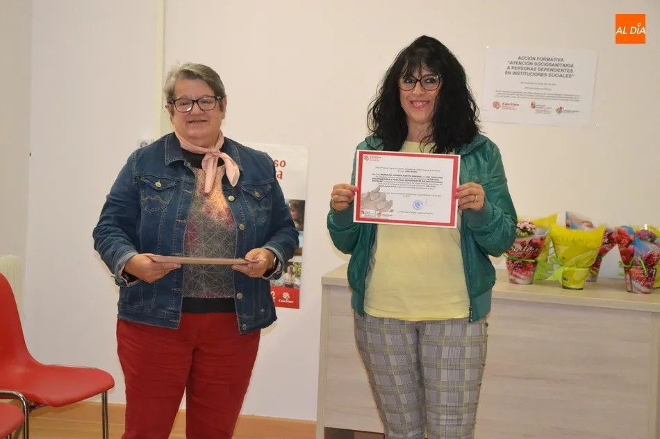 Foto 11 - Doce mujeres finalizan su formaci&oacute;n en la atenci&oacute;n sociosanitaria a personas dependientes  